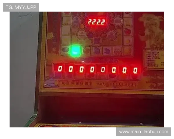 水果机投币游戏机多功能娱乐设备，带来无限欢乐体验